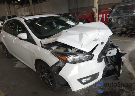 2018 Ford Focus Sel z USA, uszkodzony, nr VIN 1FADP3M21JL231019